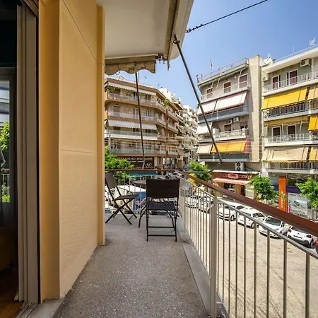 Sunny 2 Bedroom Cozy Apartment, View Of Parthenon-2